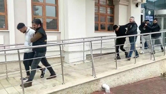 Konya’da Caddede Silahlı Çatışmaya Giren 6 Şüpheli Tutuklandı