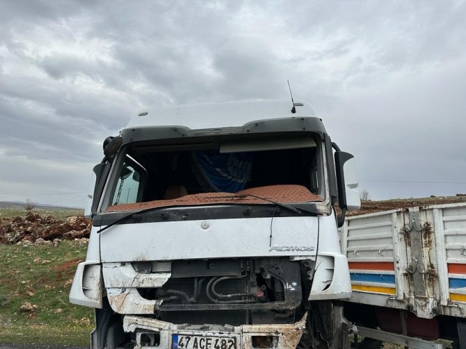 Midyat’ta Tır Kazası 1 Yaralı