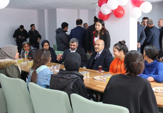 Gençlik Merkezi Dargeçitli Gençlerin Hizmetine Açıldı