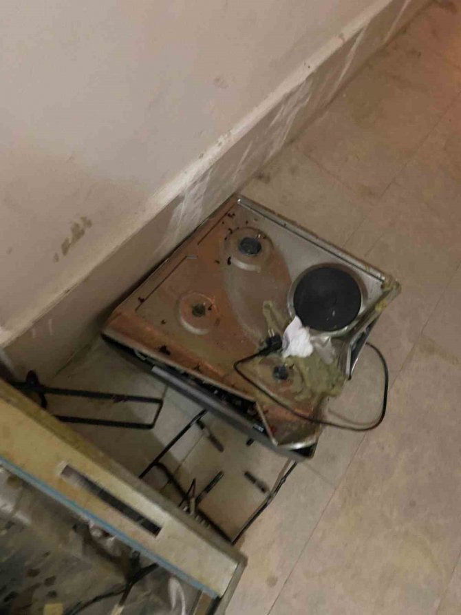 Düdüklü Tencere Bomba Gibi Patladı: 2 Yaralı