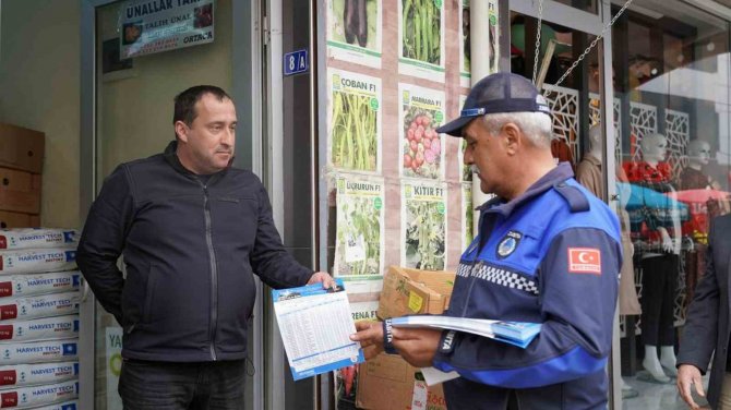 Ortaca Zabıtası Hem Denetim Yaptı, Hem İmsakiye Dağıttı