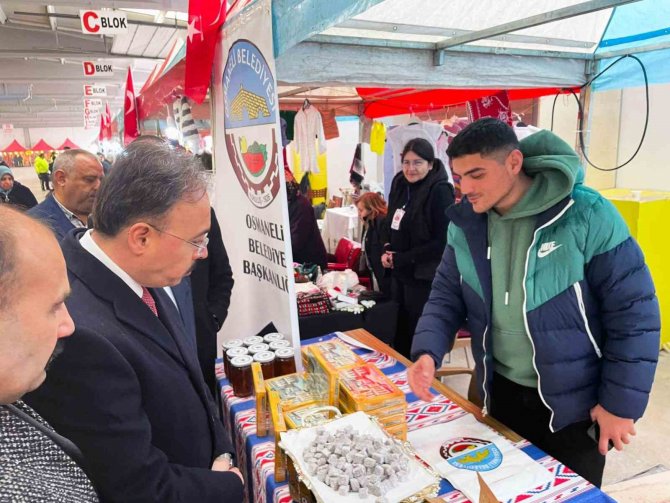 Osmaneli Belediyesi Depremzedeler Adına Açılan Hayır Çarşısında Yerini Aldı