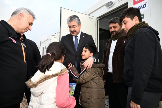 Osmaniye’de Konteyner Kente Aileler Yerleştiriliyor