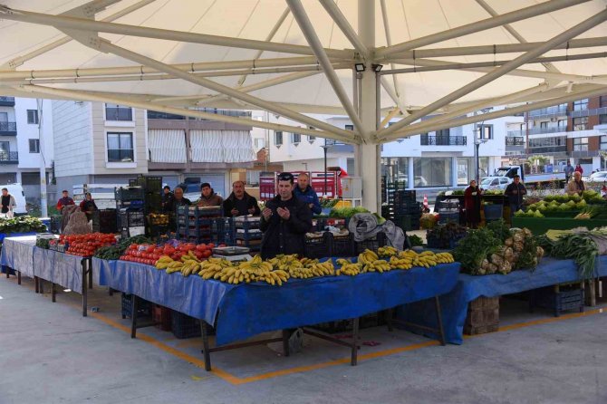 Salihli’de Kurtuluş Çarşısı Ve Pazaryeri Hizmete Açıldı