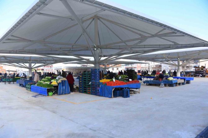 Salihli’de Kurtuluş Çarşısı Ve Pazaryeri Hizmete Açıldı