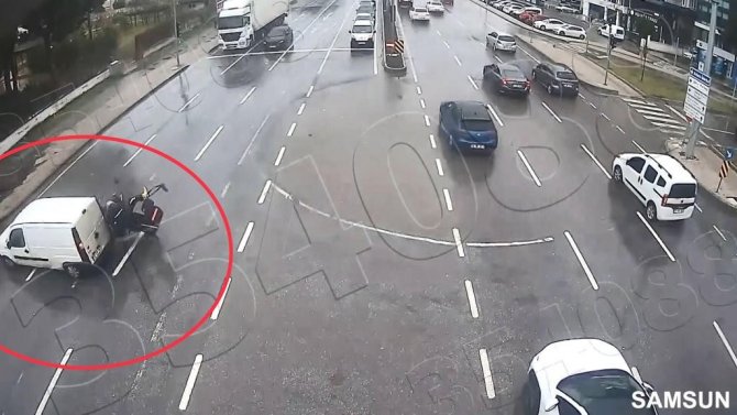 Işık İhlali Yapan Araca Motosiklet Hızla Çarptı: 1 Yaralı