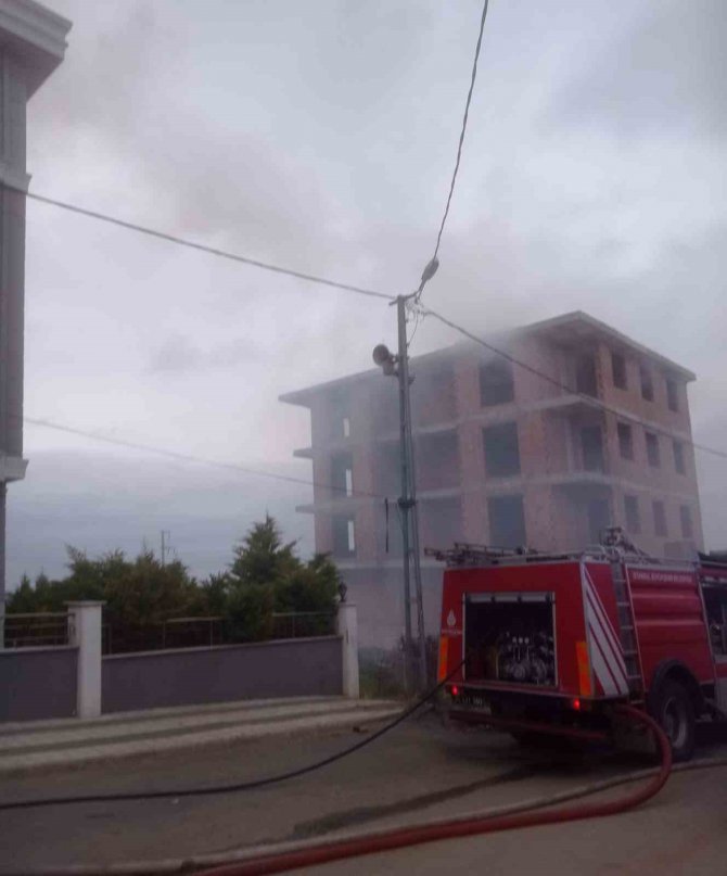 Silivri’de Korkutan Yangın: 3 Yaralı