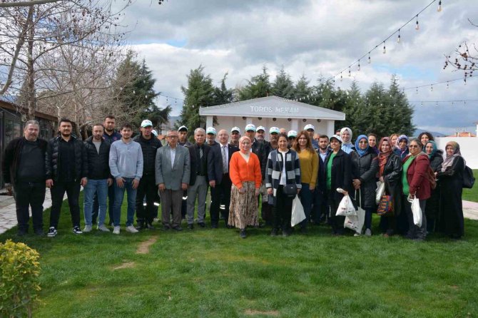 Sındırgı’da Salatalığın Kalitesinin Ve Üretiminin Arttırılması Hedefleniyor