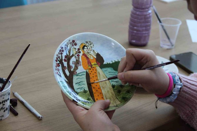 Cizre Tarihi Ve Değerleri, Çini İşlemeli Tabaklarda Sunuluyor