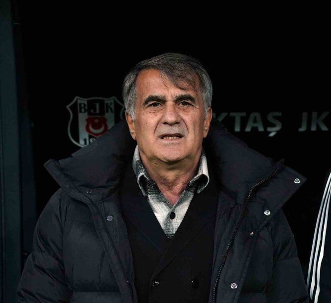 Spor Toto Süper Lig: Beşiktaş: 0 - İ̇stanbulspor: 0 (Maç Devam Ediyor)