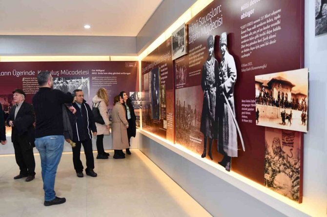 100. Yılında Eskişehir’in Kurtuluşu Sergisi Ve Kitap Serisi