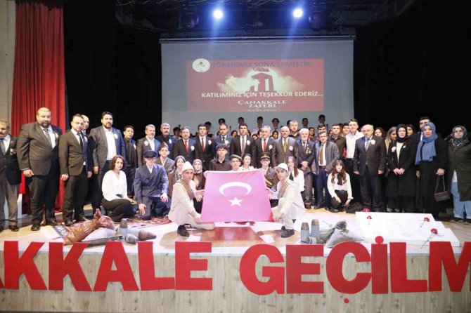 Körfez’de Şehit Mezarlarına Karanfil Bırakıldı