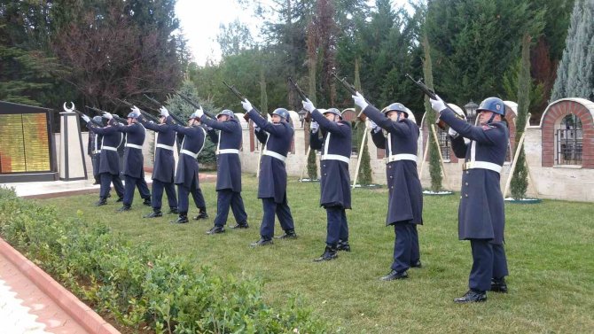 Çanakkale Şehitleri Uşak’ta Törenle Anıldı