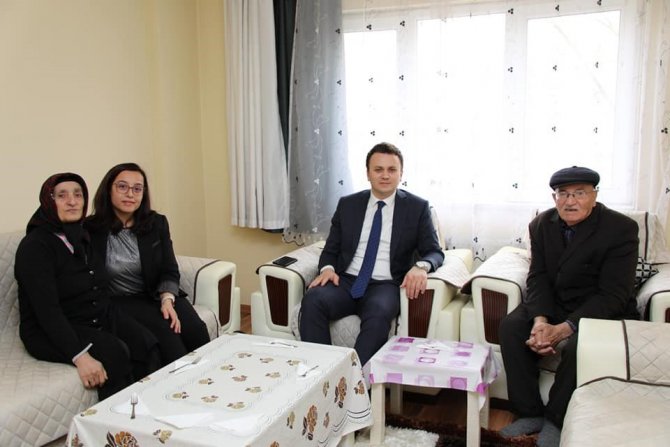 Vali Vekili Arabacı: “Vatanımız İçin Seve Seve Canlarını Veren Aziz Şehitlerimiz Daima Milletimizin Kalbindedir”