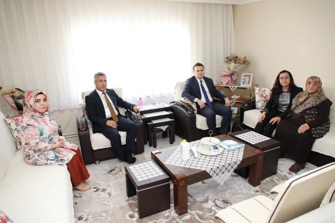 Vali Vekili Arabacı: “Vatanımız İçin Seve Seve Canlarını Veren Aziz Şehitlerimiz Daima Milletimizin Kalbindedir”