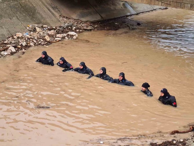 Selde Kaybolan Hamile Kadını Ve Kızını Arama Çalışmaları 5’inci Günde De Sürüyor