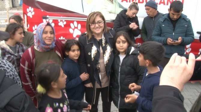 Gazeteciler Gaziantep Büyükşehir Belediye Başkanı Şahin İle Nurdağı’nda İncelemelerde Bulundu