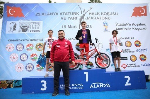 23. Alanya Atatürk Halk Koşusu Ve Yarı Maratonu Tamamlandı