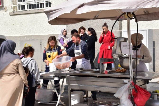 Aydın’daki Kazada Hayatını Kaybeden Sağlık Personeli İçin Lokma Hayrı Yapıldı