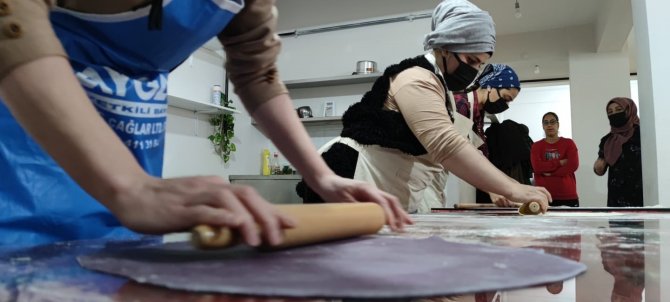 Kendi İşinin Patronu Olmak İsteyen Kadınlar Kurslarda Ter Döküyor