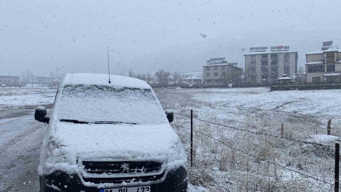 Karlıova Beyaza Büründü