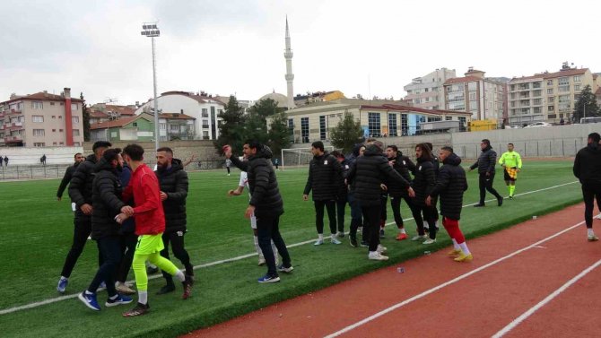Gergin Geçen Maçın Galibi Tefenni Belediyespor Oldu
