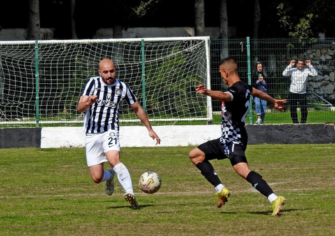 Çeşme Belediyespor Zorlu Maçta 1-1 Berabere Kaldı