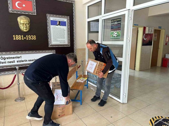 Gölcük’ten Depremzedelere Yardımlar Sürüyor
