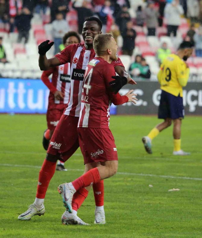 Samu Saiz Ligdeki Gol Sayısını 2 Yaptı