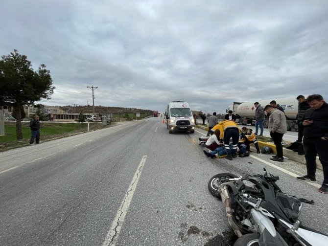 Otomobile Arkadan Çarpan Motosiklet Sürücüsü Hayatını Kaybetti