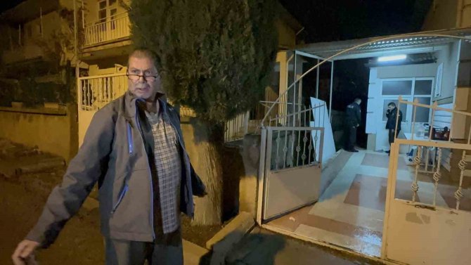 Evlerinin Önünde Silahlı Saldırıya Uğrayan 2 Kardeş Yaralandı