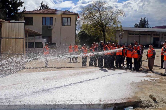 İ̇mamlar ‘Ya Allah Bismillah’ Deyip Orman Yangını Gönüllüsü Oldu