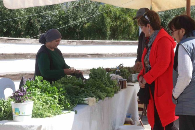 Göcek’te Ot Yemekleri Festivaline İlgi Yoğun Oldu