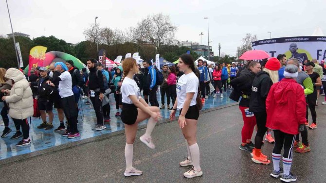 Winter Run İ̇stanbul’da Yarışmacılar Deprem Bölgesine Yardım İçin Koştu