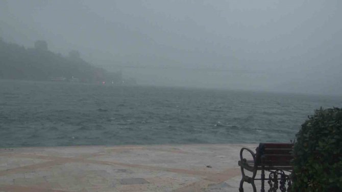 İ̇stanbul’da Yoğun Sis Etkili Oldu