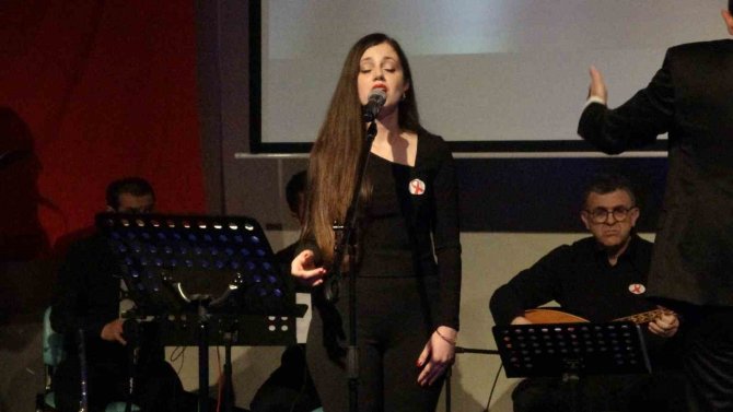 Depremin Acı Yüzünü Gören Öğretmenler İllere Özgü Türküleri Söyledi