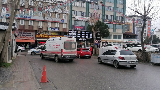 İ̇ki Grup Arasındaki Tartışma Kanlı Bitti, Bir Kişi Bıçakla Yaralandı