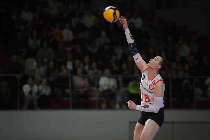 File Derbisinde Zafer Eczacıbaşı Dynavit’in