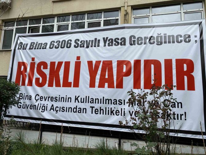 Kadıköy’de Bina Sakinlerinin Müteahhit Kararsızlığı