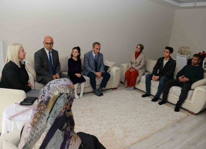Şehit Ailelerine Anlamlı Ziyaret