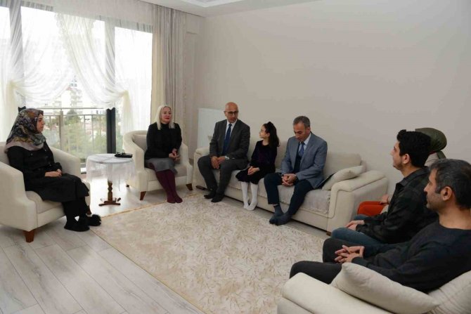Şehit Ailelerine Anlamlı Ziyaret