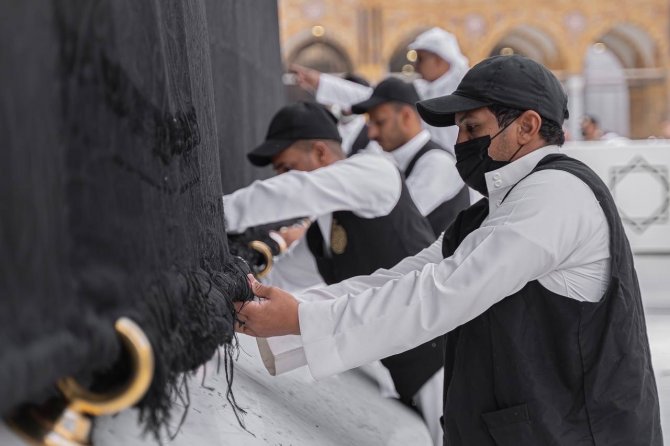 Ramazan Ayı Öncesi Kabe Örtüsüne Bakım
