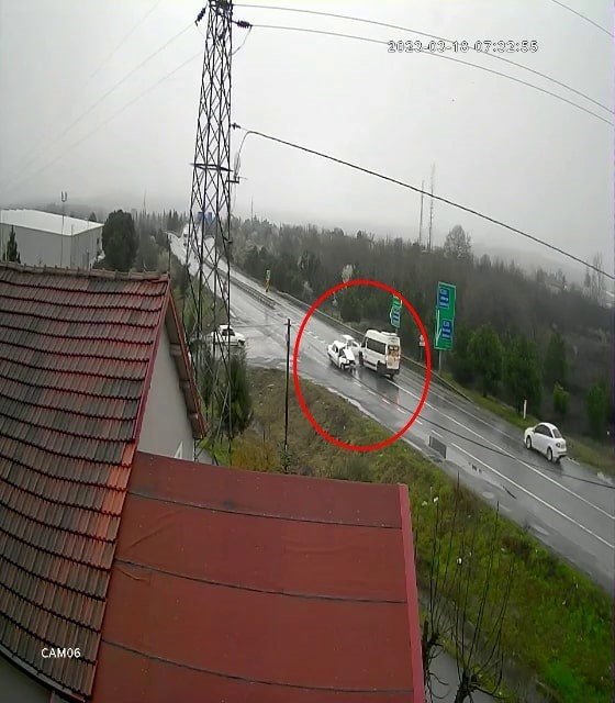 Bir Anlık Dikkatsizlik Kazaya Sebep Oldu: 2 Yaralı