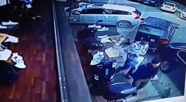 İ̇stanbul’da Yaşlı Çifte Hırsız Şoku: 400 Lirayı Çalıp Kaçtılar