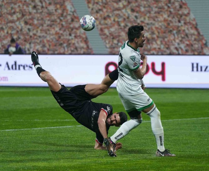 Denizlispor, İ̇stanbul’dan Puansız Dönüyor