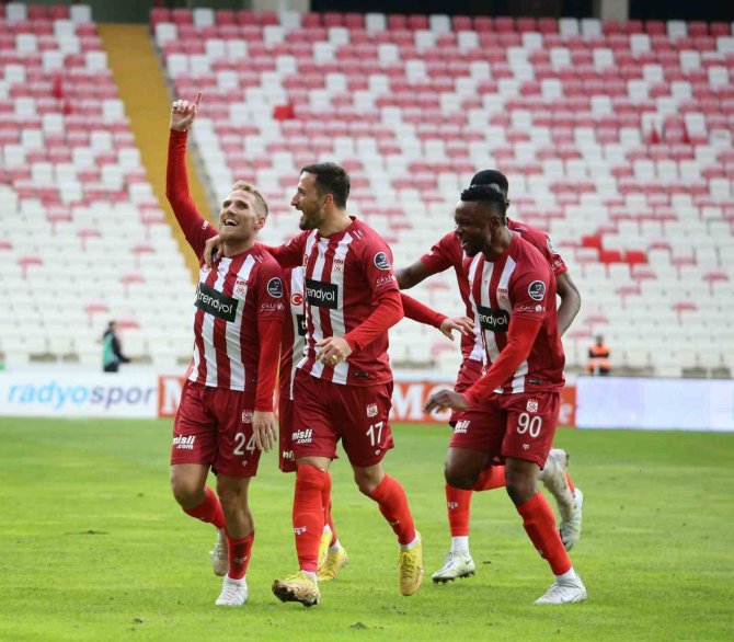 Spor Toto Süper Lig: D.g. Sivasspor: 1 - Mke Ankaragücü: 0 (İ̇lk Yarı)