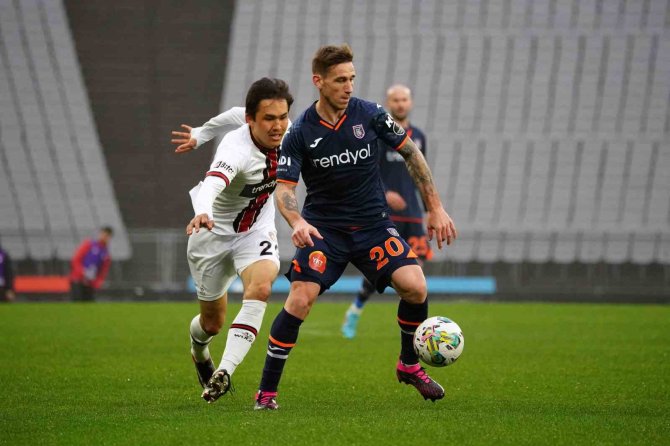 Spor Toto Süper Lig: Fatih Karagümrük: 2 - Başakşehir: 2 (Maç Sonucu)