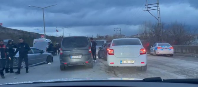 Erciş’te Trafik Kazası: 2 Yaralı
