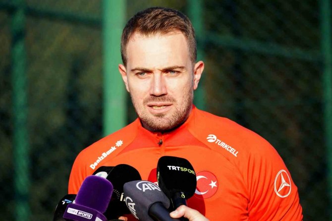Mert Günok: “Takım Olarak Hedefimiz Almanya”
