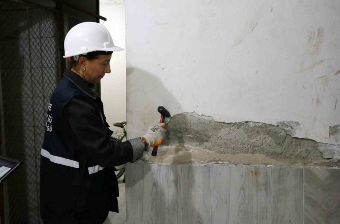 Adana’da Uzman Ekipler Hasar Tespiti İçin Sahada